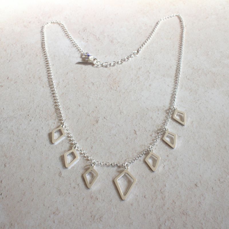 silver open diamond shape necklace | Carathea