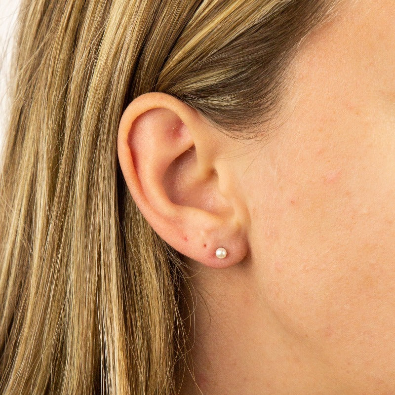 Gold 3 mm Freshwater Pearl Stud Earrings Gecko 