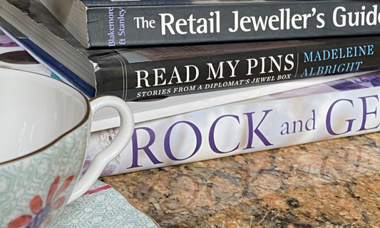 17 Must-Read Books for Jewellery Lovers: Design, Gemstones & Iconic Stories