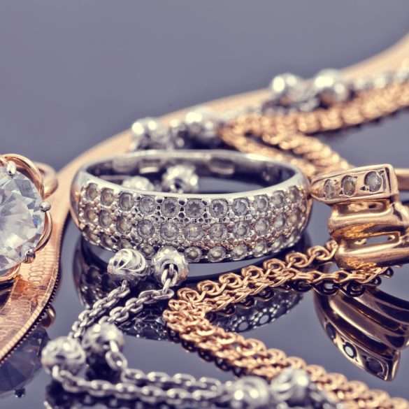 remove jewellery every day