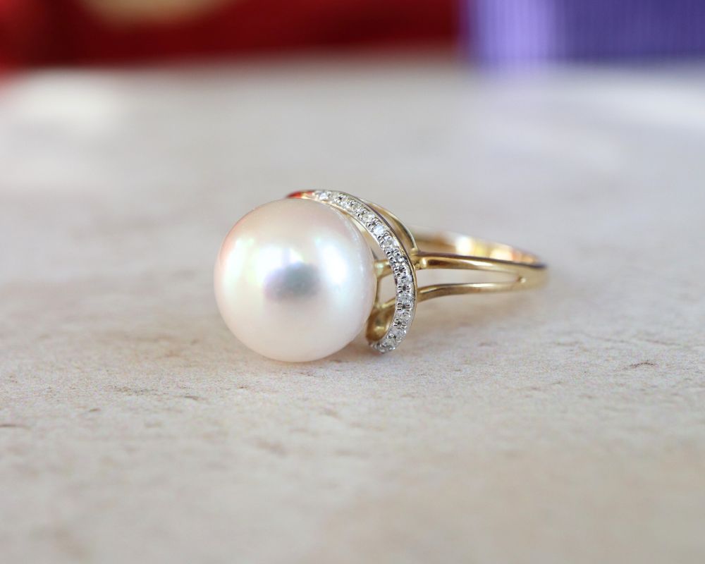 9ct Gold Freshwater Pearl and Diamond Ring