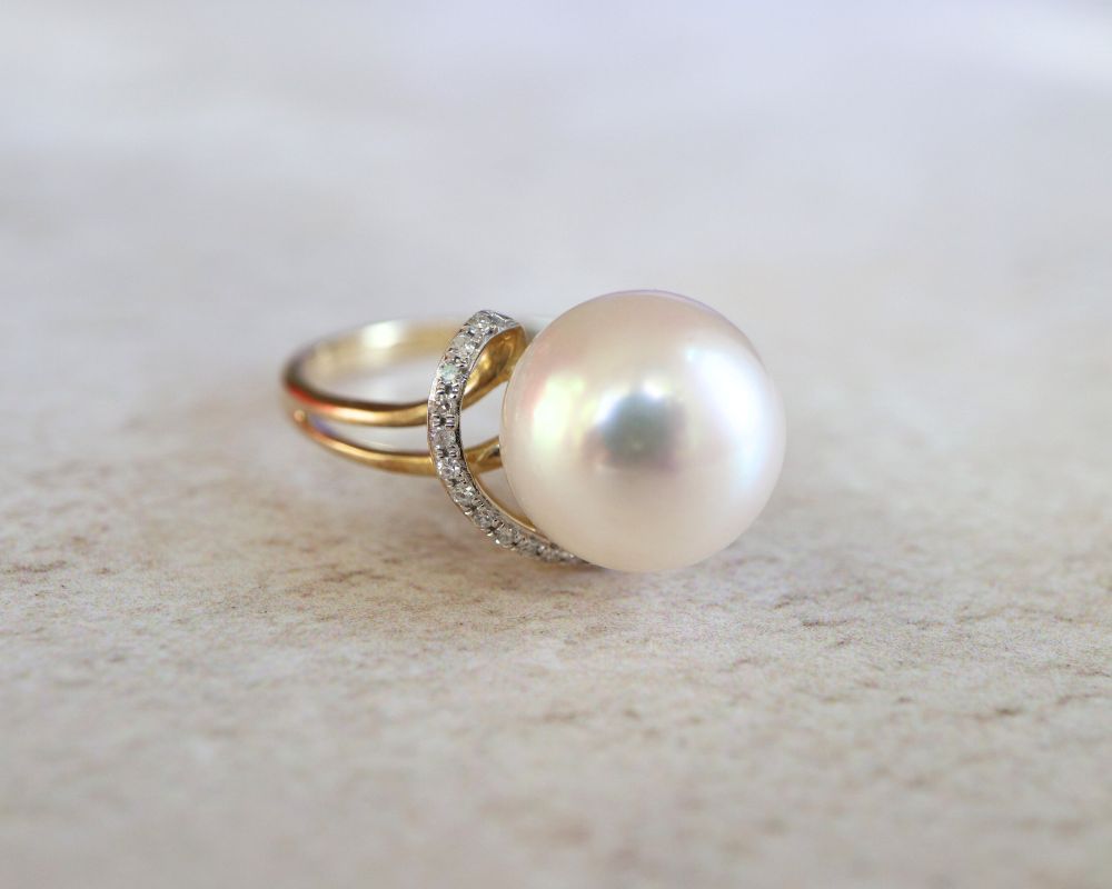 9ct Gold Freshwater Pearl and Diamond Ring