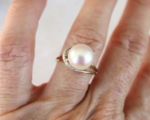 9ct gold ring with large pearl and diamonds - Carathea jewellers