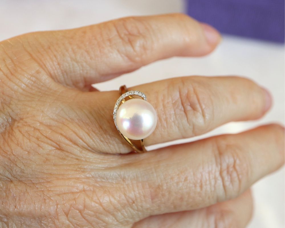 9ct gold ring with large pearl and diamonds - Carathea jewellers