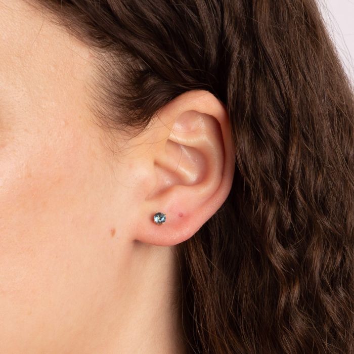 9ct yellow gold aquamarine stud earrings - Carathea jewellers