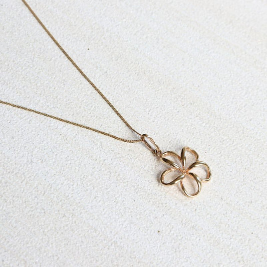 9ct Gold Open Flower Pendant