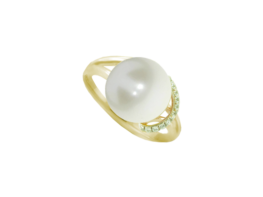 9ct gold ring with pearl and diamonds - Carathea jewellers