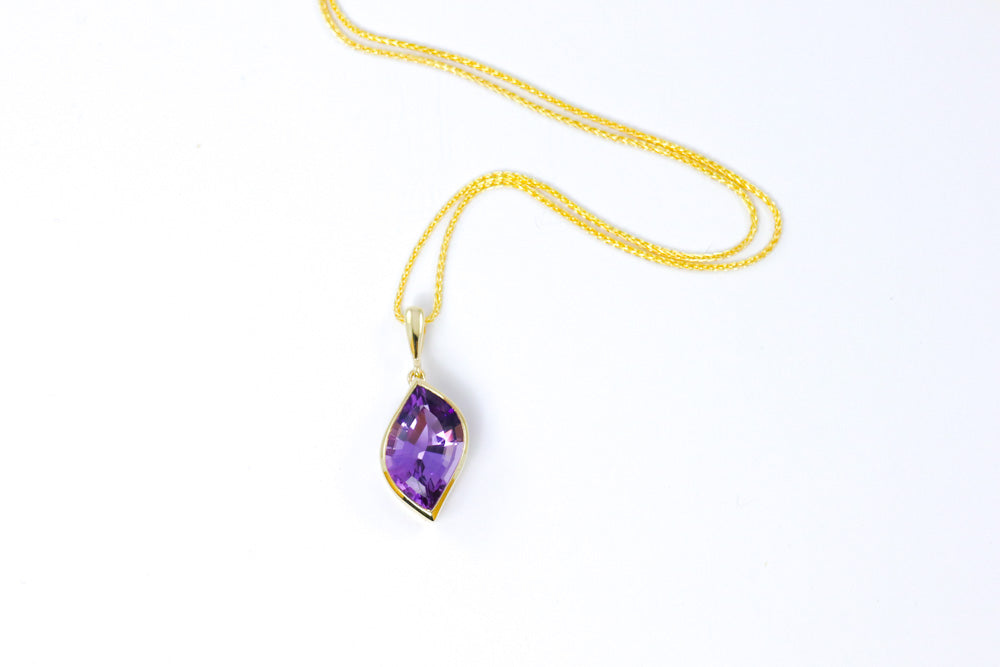 9ct Yellow Gold Purple Amethyst Flame Pendant