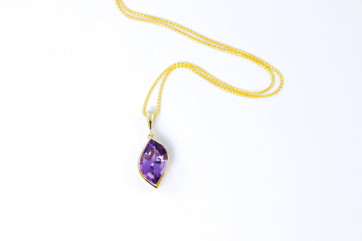 9ct Yellow Gold Purple Amethyst Flame Pendant