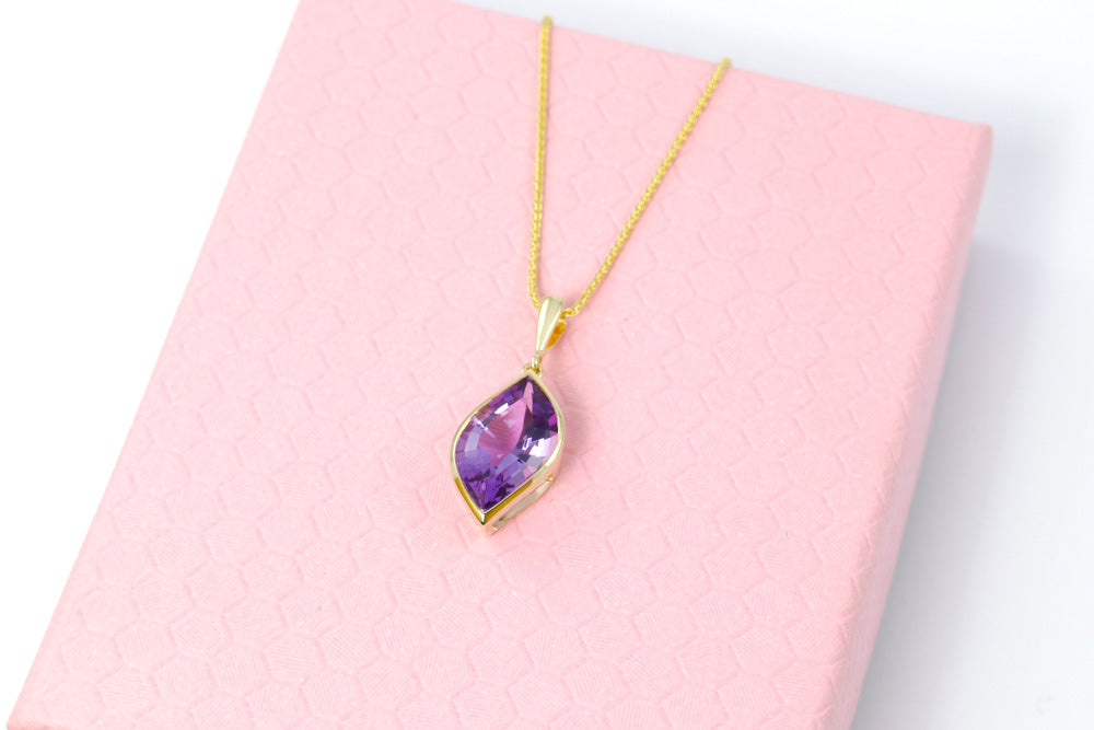 9ct Yellow Gold Purple Amethyst Flame Pendant