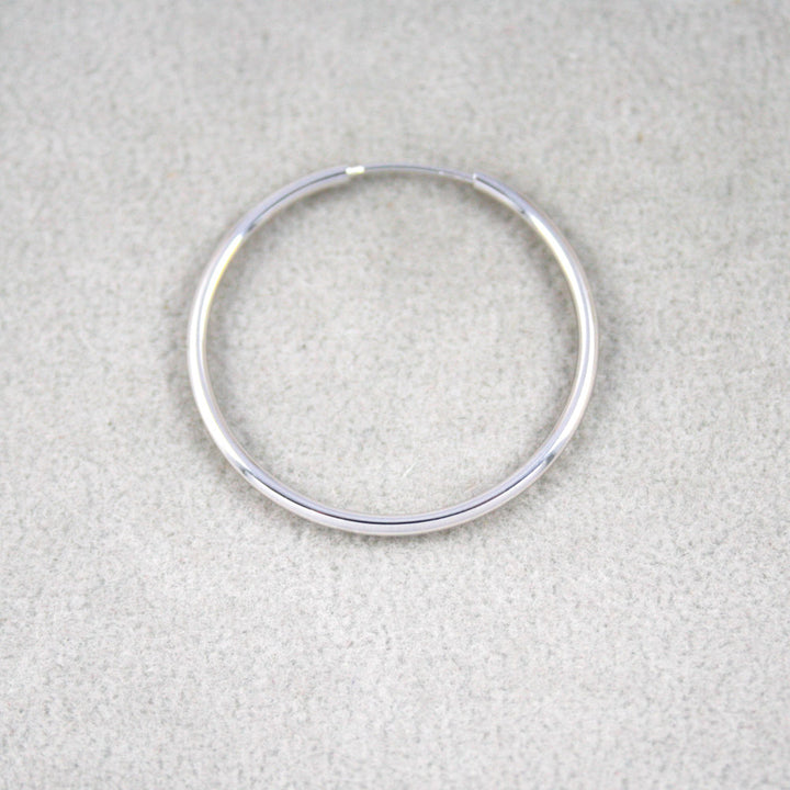 9ct  White Gold 22 mm Sleeper Earrings