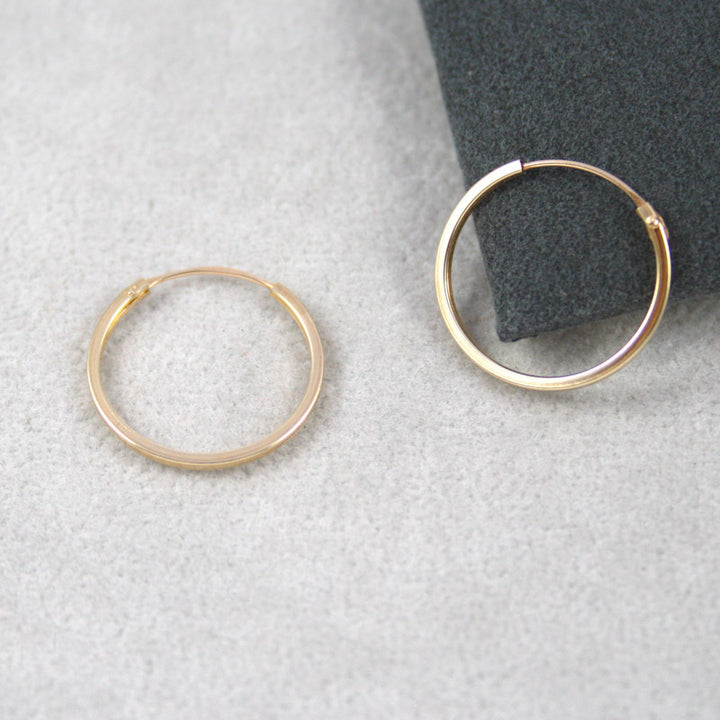 9ct Gold 14 mm Hinged Sleepers