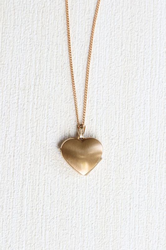 9ct Gold Heart Shaped Locket