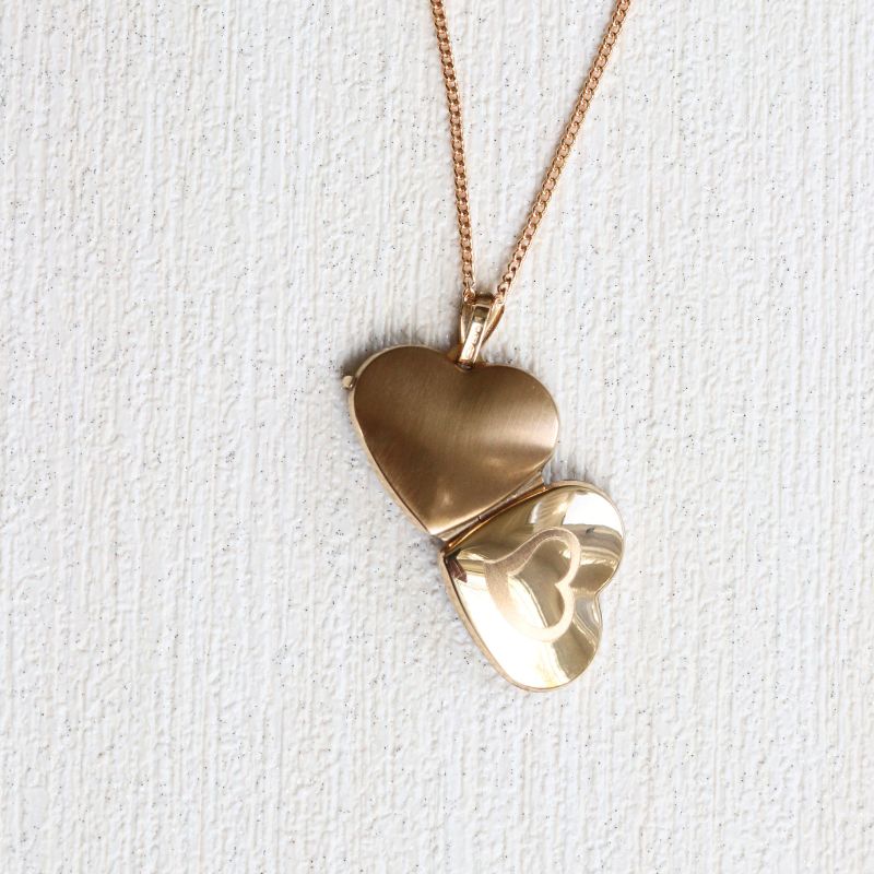 9ct Gold Heart Shaped Locket