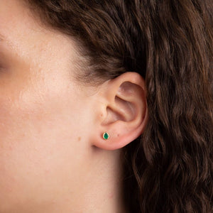 gold pleated emerald chalcedony may birthday earrings | Carathea