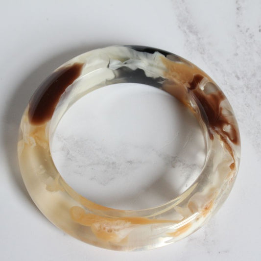 Jackie Brazil beige and brown resin bangle - Carathea jewellery