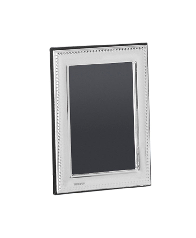 A single silver photo frame 
