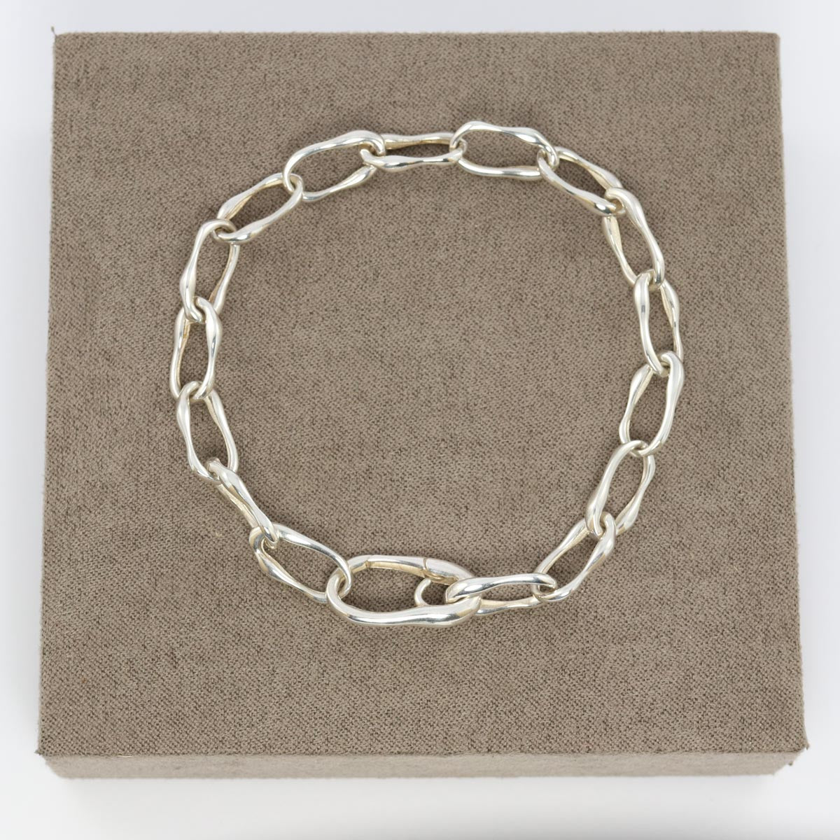SILVER bracelet with oval links - Carathea jewellers