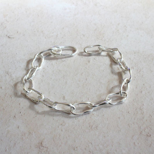 silver organic oval link bracelet | Carathea