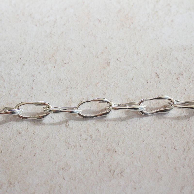 silver organic oval link bracelet | Carathea