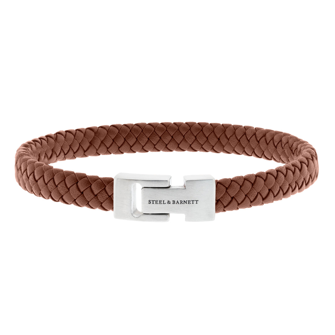 Leather and steel bracelet in a warm peanut color.