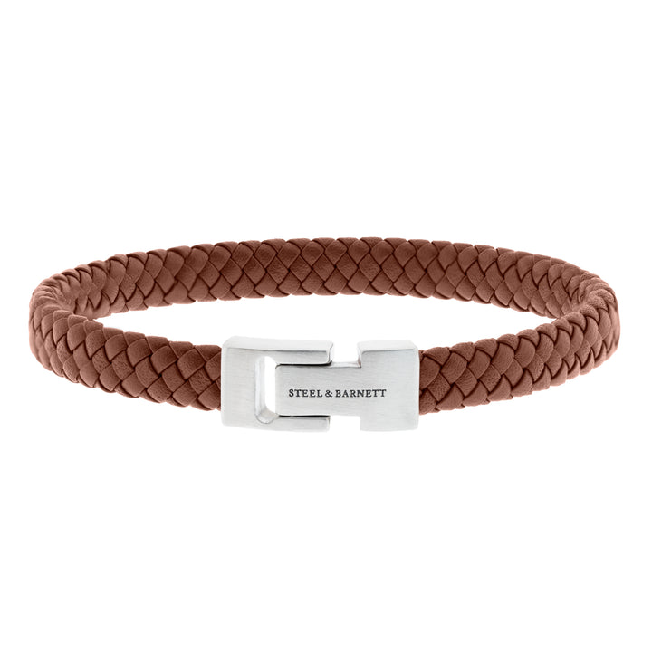 Leather and steel bracelet in a warm peanut color.