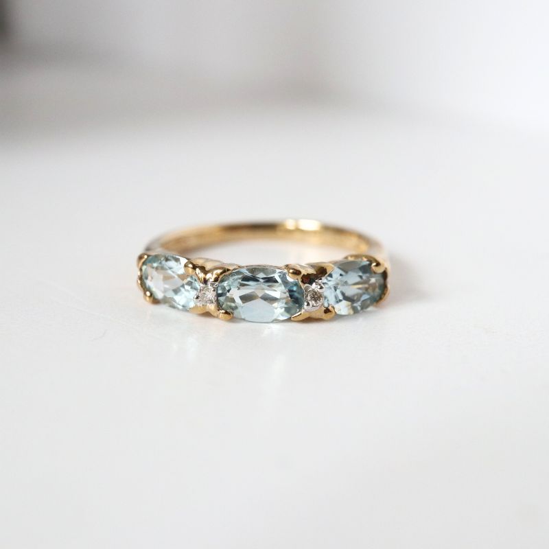 gold ring with aquamarine and diamond - Carathea jewellers