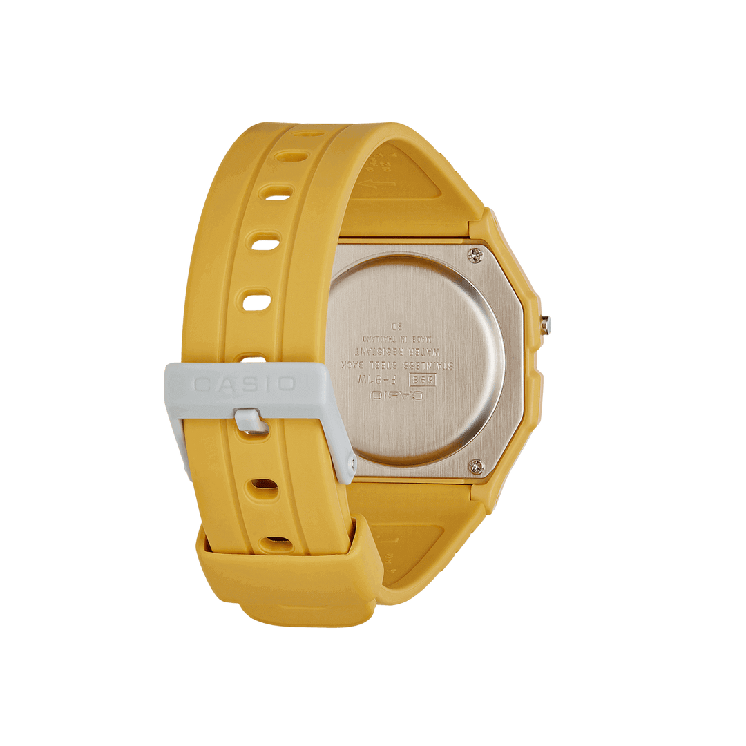 Unsiex Casio Digital watch in Yellow - Carathea