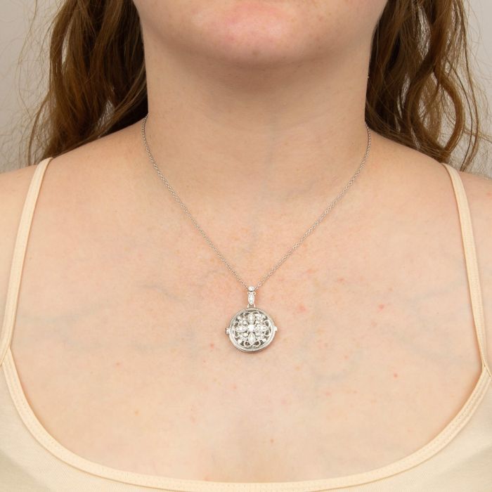 Diamonfire filigree locket - Carathea jewellers