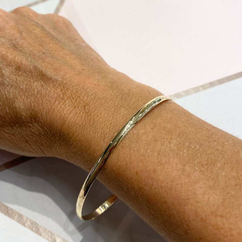 gold solid 3mm wide ladies bangle - Carathea jewellers