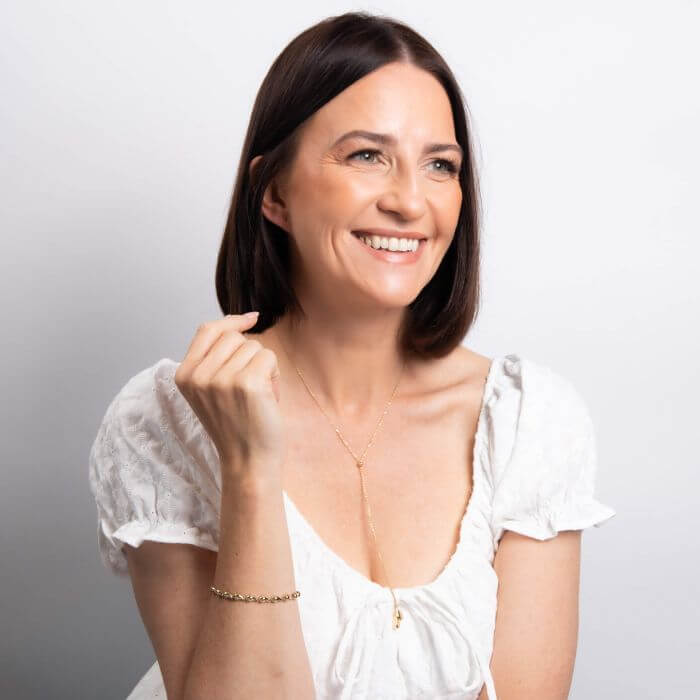 Organic Teardrop Lariat Necklace in 9ct Gold - Necklaces & Pendants at Carathea