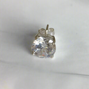 mend 8mm CZ stud earring - Carathea jewellers