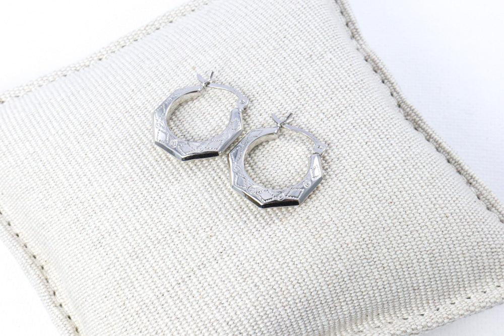 Medium Silver Creole Earrings with Diamond Patterns
