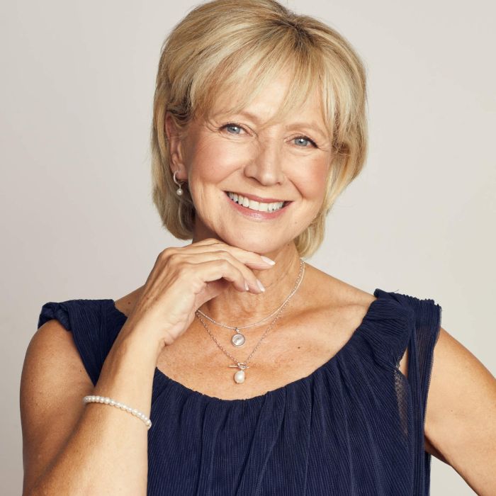 Silver T-Bar Chain Necklace with Baroque Pearl