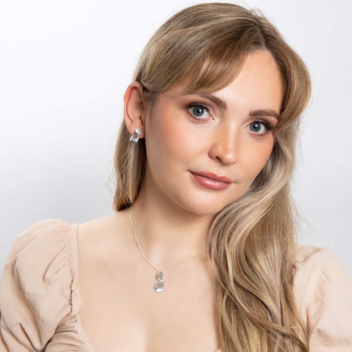 Wavy silver pendant.