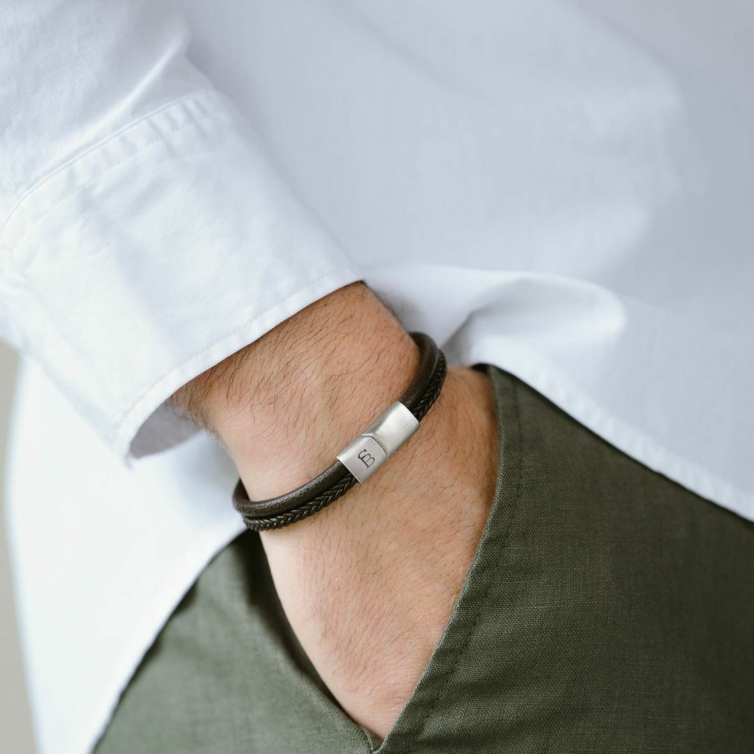 Brown leather bracelet with stainless steel magnetic clasp.