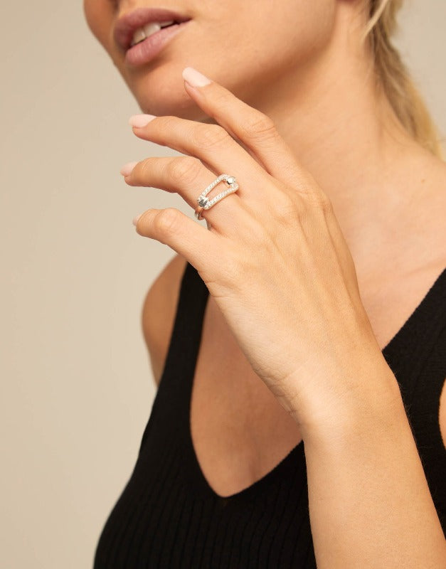 Uno de 50 Prosperity ring with white topaz - Carathea jewellers