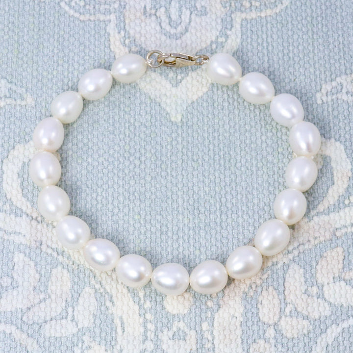 White Barrel-Shaped Cultured River Pearl Bracelet