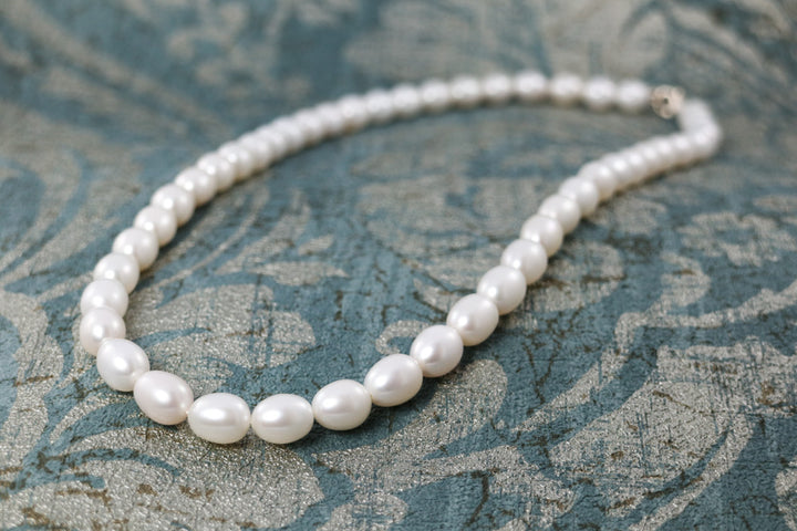 White Barrel-Shaped Cultured River Pearl Necklace