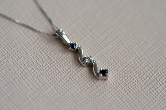 white gold sapphires and diamond pendant - Carathea