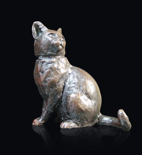 Sitting cat with collar in solid bronze Carathea jewellers