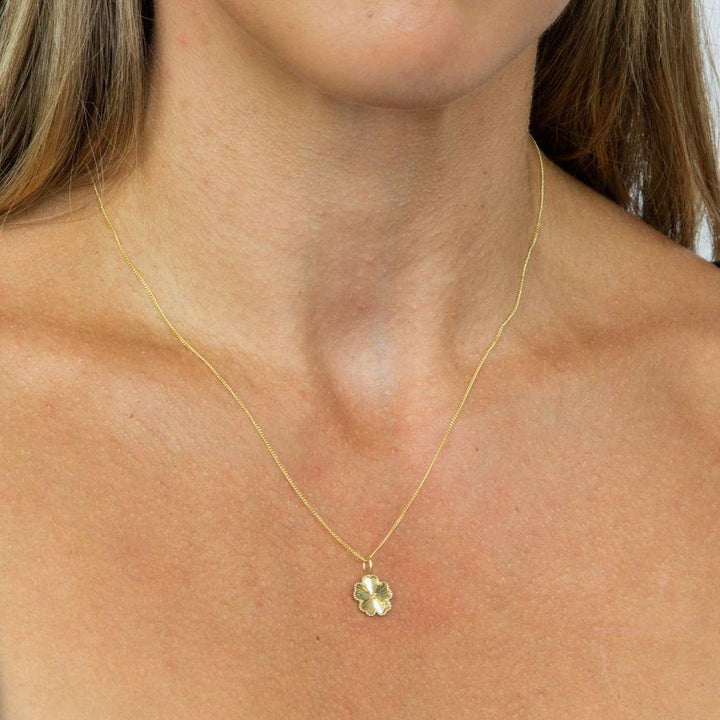 Gold Diamond Cut Flower Pendant Necklaces & Pendants Gecko