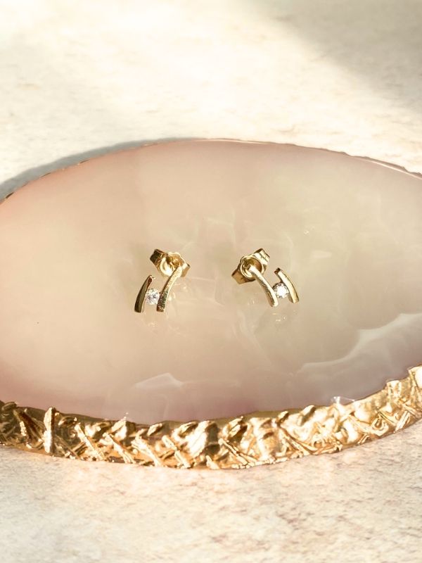 gold bars stud earrings with higher grade diamond solitaire in each Carathea Jewellers