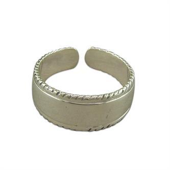 Silver Twist Edge Toe Ring Jewellery CME 