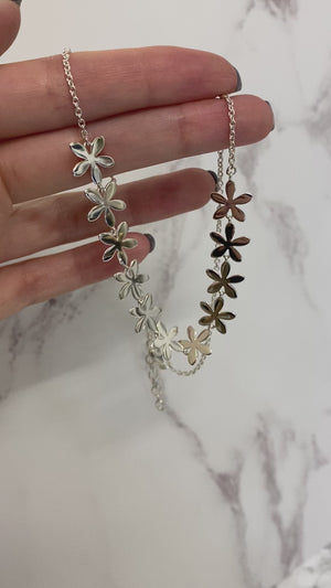 Polished Silver Flowers Half Necklace